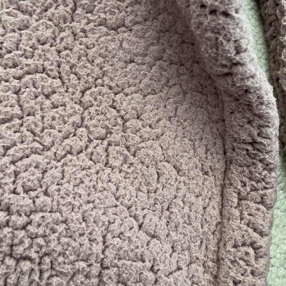 Abercrombie & Fitch Sherpa Half Zip Pullover in Muave - Picture 12 of 12